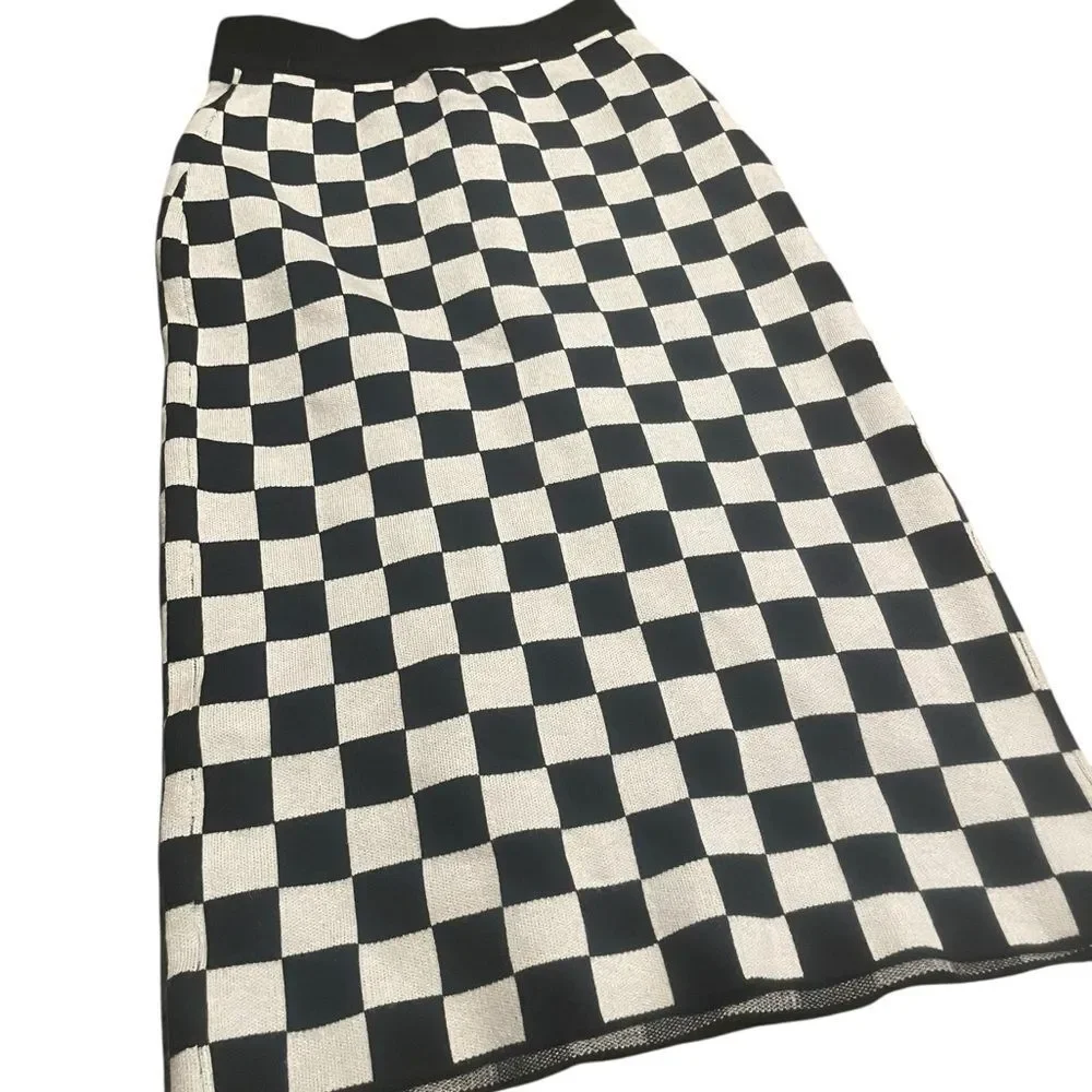 Samantha Bish size small skirt new with tags